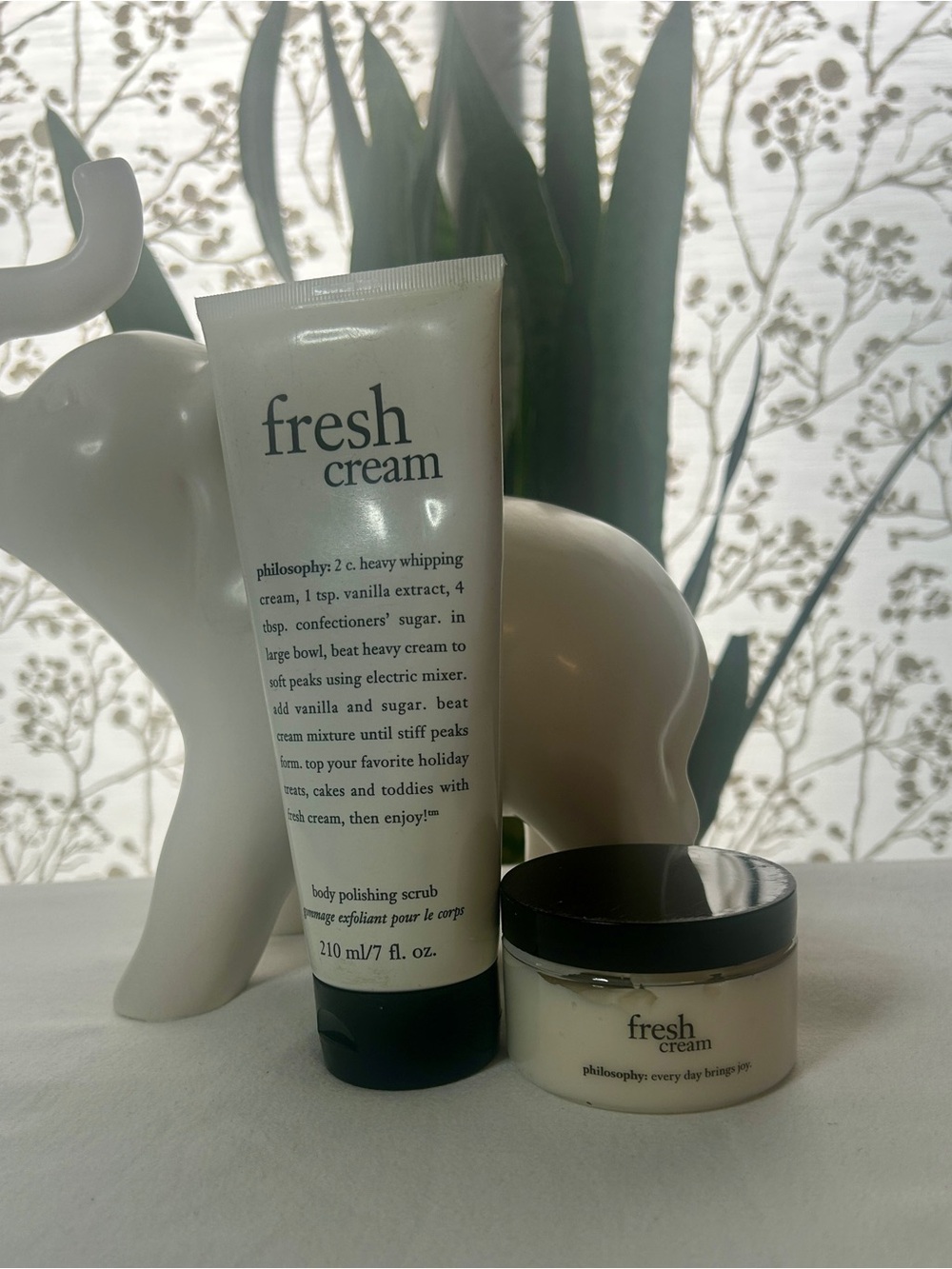 NIB Philosophy Fresh Cream Set - 7 oz Body Scrub & 4 oz Glazed Souffle Duo